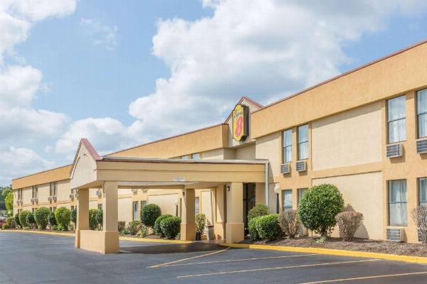Super 8 by Wyndham Knoxville Downtown Area image 6